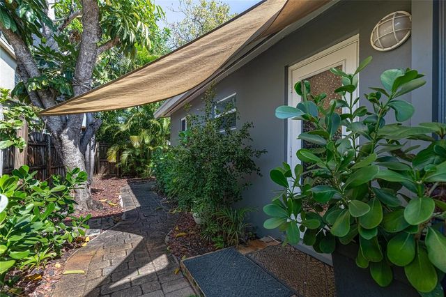 1009 NE 23rd Drive 1013 Ne 23 Dr, Wilton Manors, FL 33305