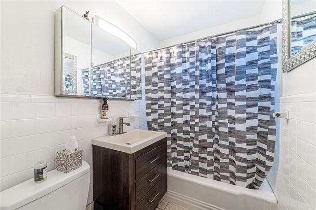 1009 NE 23rd Drive 1013 Ne 23 Dr, Wilton Manors, FL 33305