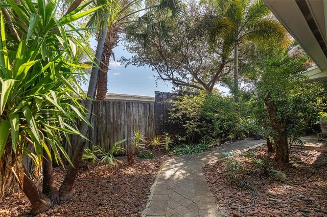 1009 NE 23rd Drive 1013 Ne 23 Dr, Wilton Manors, FL 33305