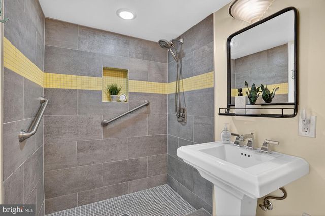 1243 E ST SE, Washington, DC 20003