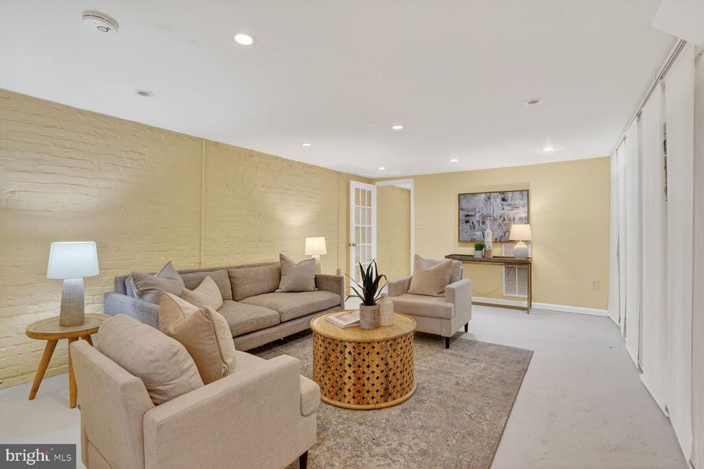 Image 23 of property listing at 1243 E ST SE, Washington, DC 20003