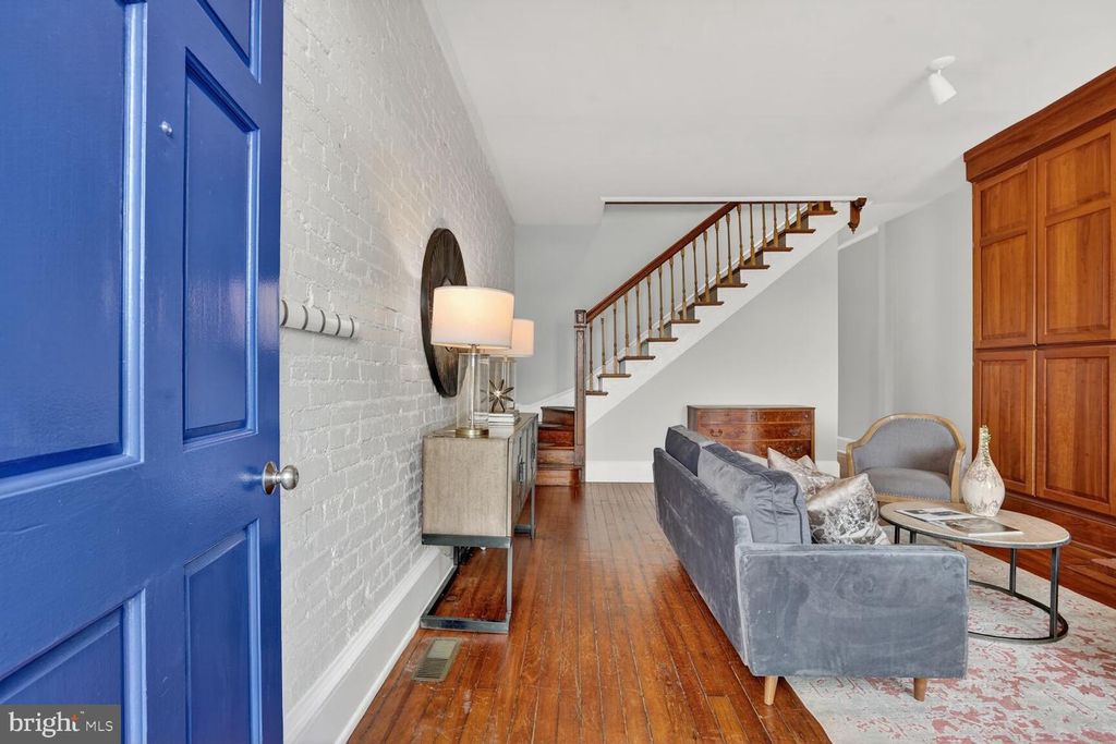 Image 3 of property listing at 1243 E ST SE, Washington, DC 20003