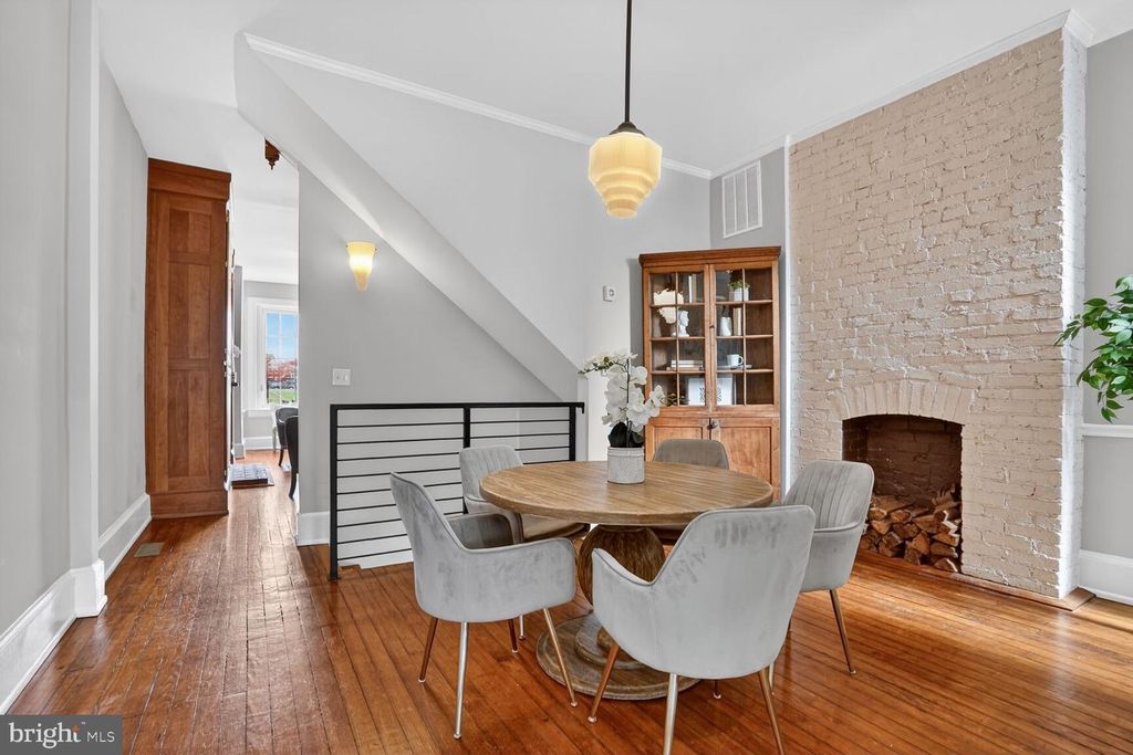 Image 9 of property listing at 1243 E ST SE, Washington, DC 20003