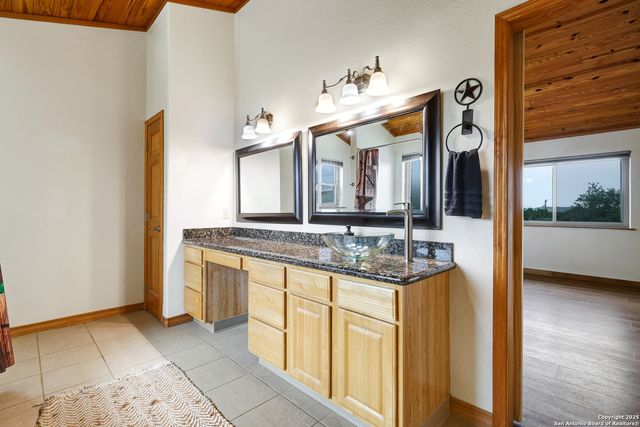 727 private road 1508, Bandera, TX 78003