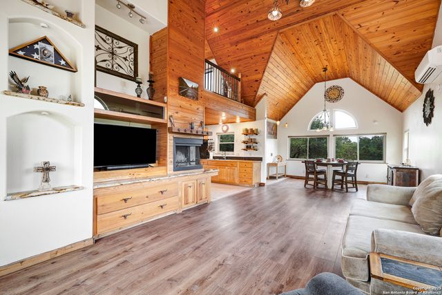 727 private road 1508, Bandera, TX 78003