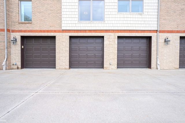 32172 N River Rd Road, Harrison Twp, MI 48045