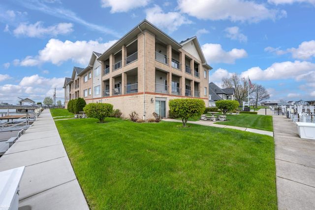 32172 N River Rd Road, Harrison Twp, MI 48045
