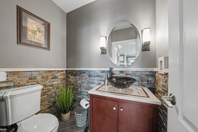 32172 N River Rd Road, Harrison Twp, MI 48045