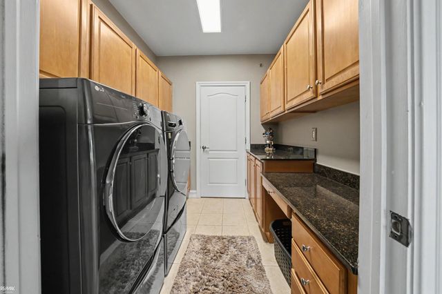 32172 N River Rd Road, Harrison Twp, MI 48045