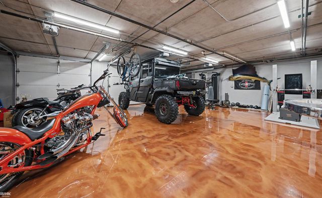 32172 N River Rd Road, Harrison Twp, MI 48045