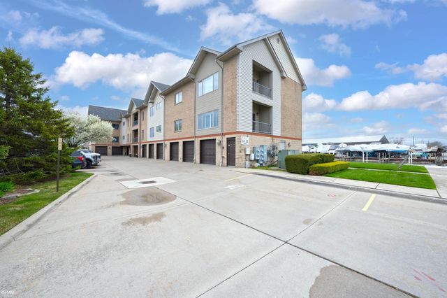 32172 N River Rd Road, Harrison Twp, MI 48045