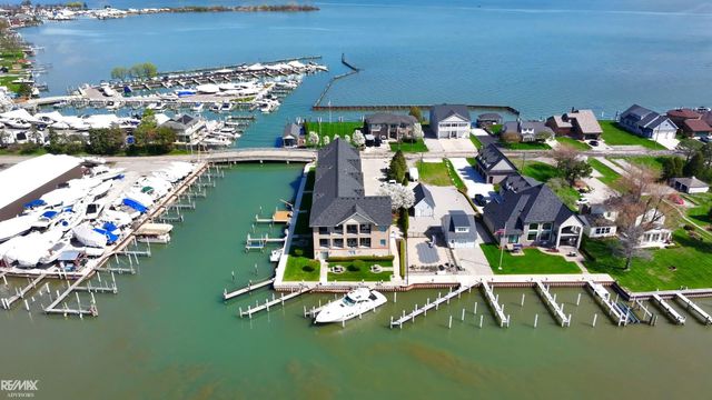 32172 N River Rd Road, Harrison Twp, MI 48045
