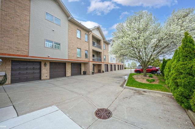 32172 N River Rd Road, Harrison Twp, MI 48045