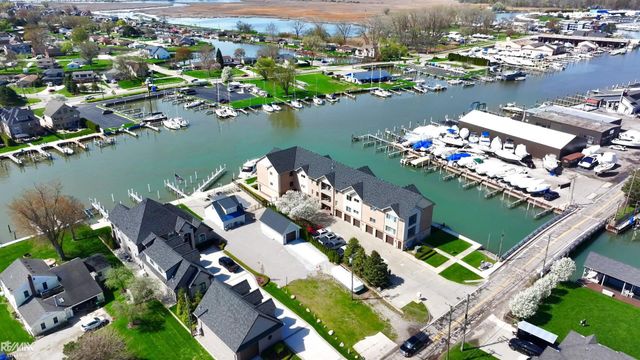 32172 N River Rd Road, Harrison Twp, MI 48045