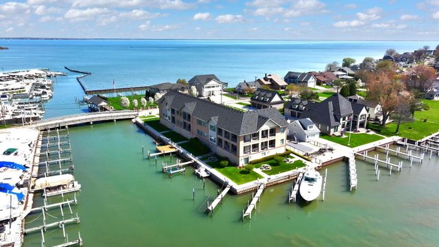 32172 N River Rd Road, Harrison Twp, MI 48045