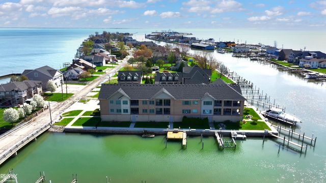 32172 N River Rd Road, Harrison Twp, MI 48045