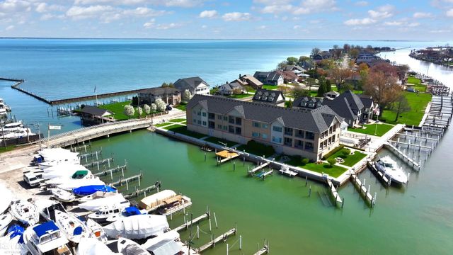 32172 N River Rd Road, Harrison Twp, MI 48045