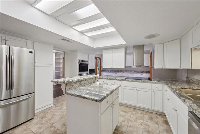 3805 Huntwick Drive, Orange, TX 77632