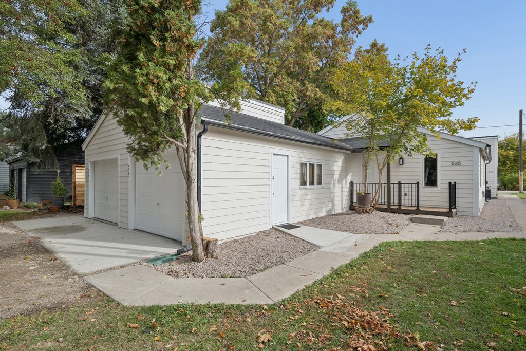 535/537 10th Avenue W, Kalispell, MT 59901 photo 2