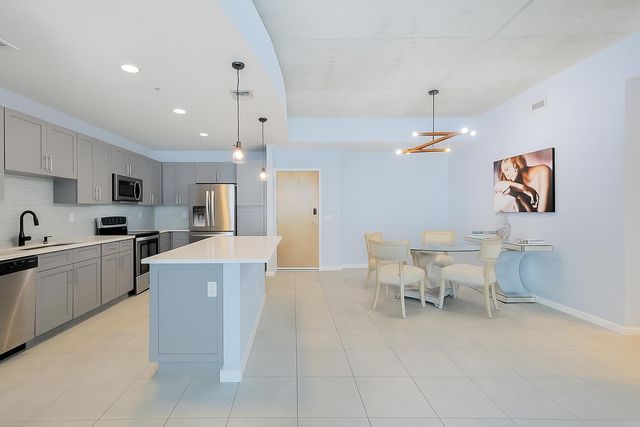 300 S Australian Avenue 1219, West Palm Beach, FL 33401