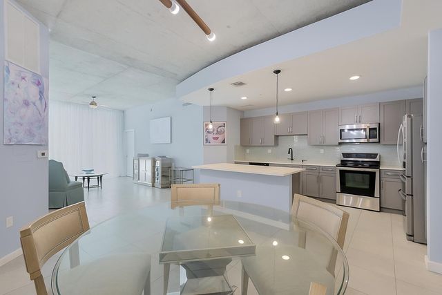 300 S Australian Avenue 1219, West Palm Beach, FL 33401