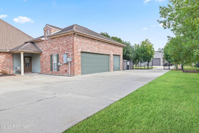 119 Nellies Lane, Broussard, LA 70518