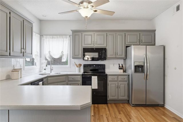 16350 S Central Street, Olathe, KS 66062