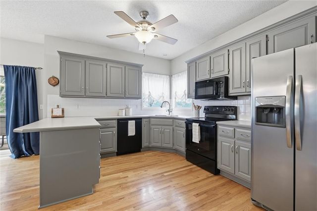 16350 S Central Street, Olathe, KS 66062