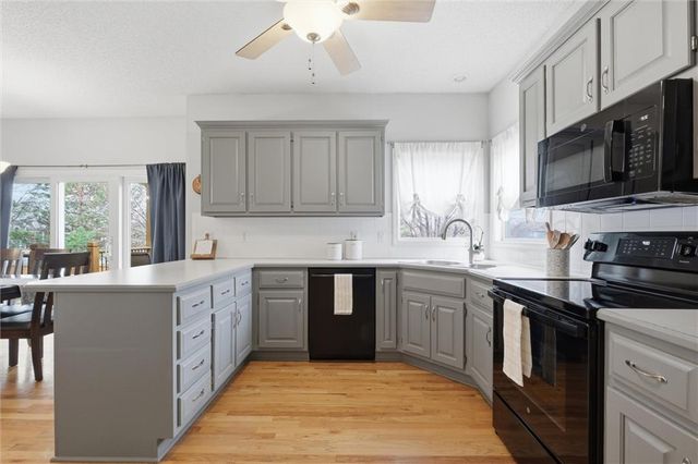 16350 S Central Street, Olathe, KS 66062