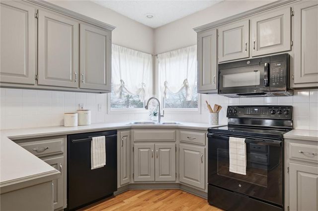 16350 S Central Street, Olathe, KS 66062