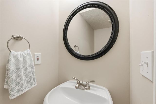 16350 S Central Street, Olathe, KS 66062