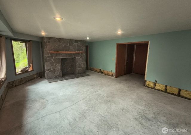2727 Kalama River Road, Kalama, WA 98625