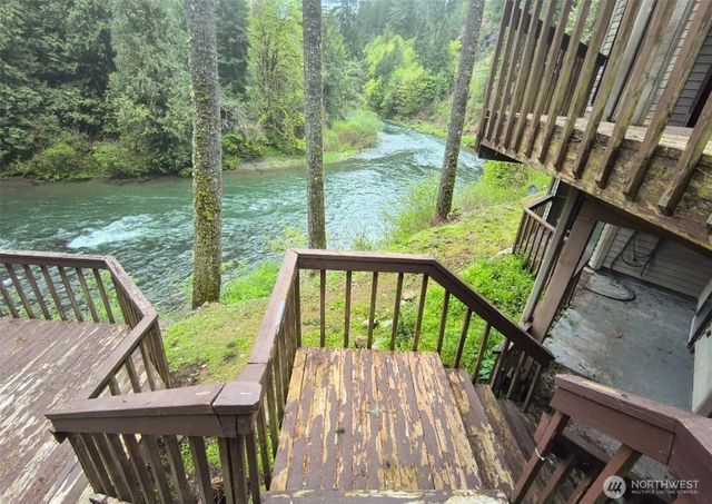 2727 Kalama River Road, Kalama, WA 98625