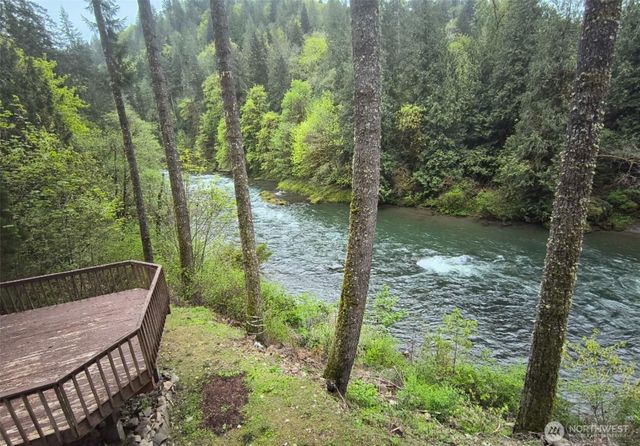 2727 Kalama River Road, Kalama, WA 98625