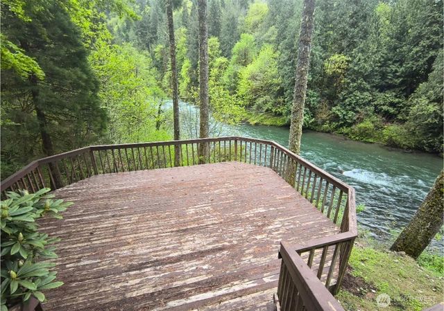 2727 Kalama River Road, Kalama, WA 98625