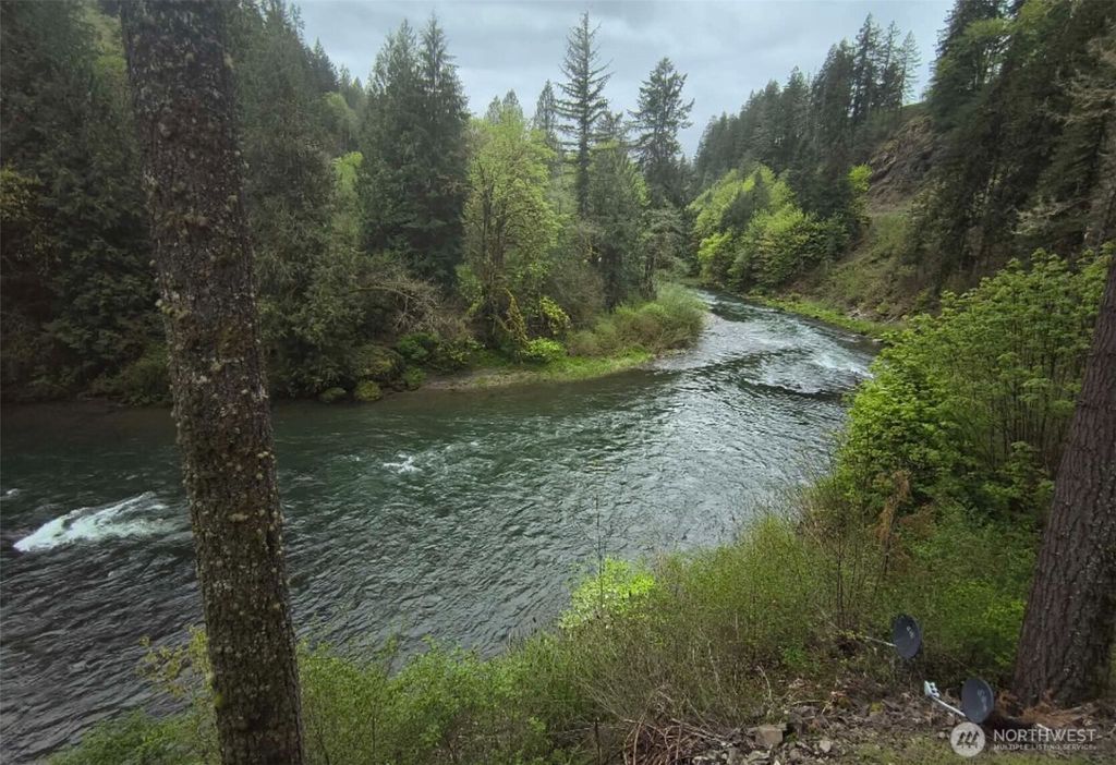 2727 Kalama River Road, Kalama, WA 98625