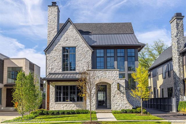 395 Greenwood Street, Birmingham, MI 48009