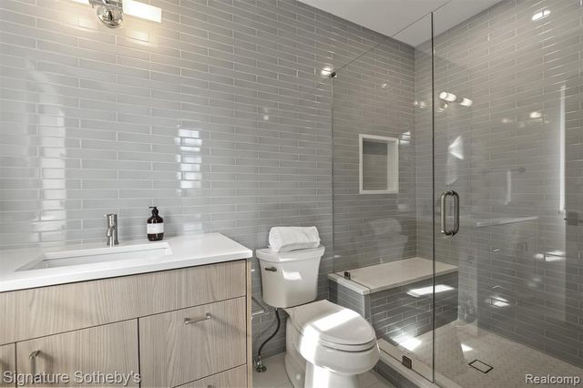 395 Greenwood Street, Birmingham, MI 48009