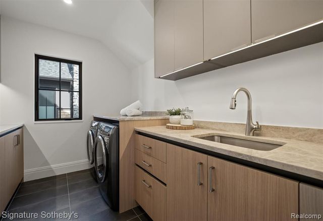 395 Greenwood Street, Birmingham, MI 48009