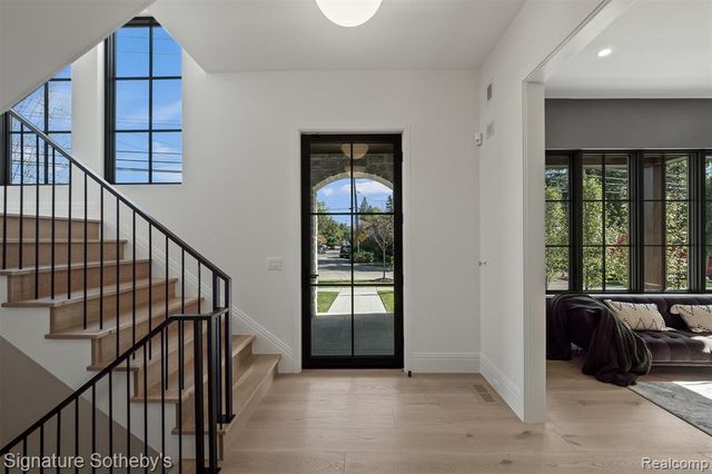 395 Greenwood Street, Birmingham, MI 48009