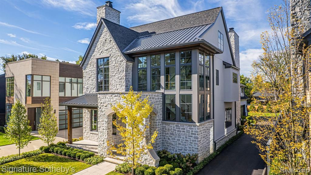 395 Greenwood Street, Birmingham, MI 48009