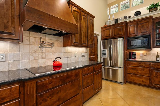 523 County Road 136A, Kingsland, TX 78639