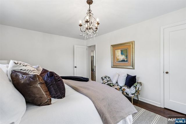 571 Laurel Road, Ridgewood, NJ 07450