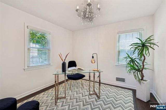 571 Laurel Road, Ridgewood, NJ 07450