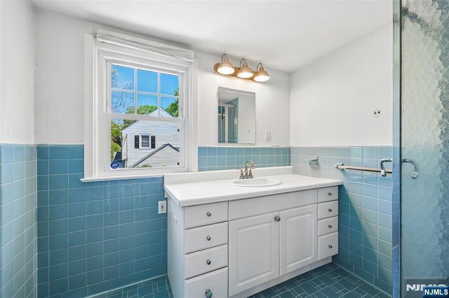 571 Laurel Road, Ridgewood, NJ 07450