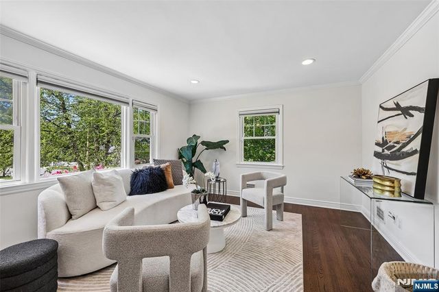 571 Laurel Road, Ridgewood, NJ 07450