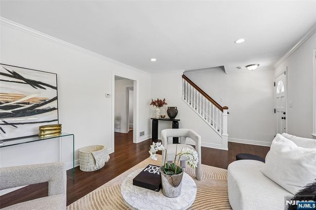 571 Laurel Road, Ridgewood, NJ 07450