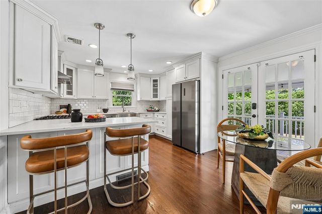571 Laurel Road, Ridgewood, NJ 07450