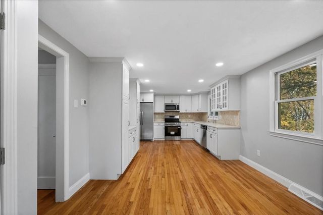 599 Oakhill Ave, Attleboro, MA 02703