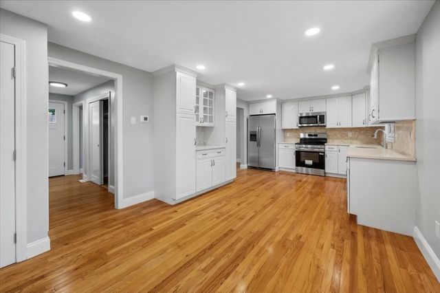 599 Oakhill Ave, Attleboro, MA 02703